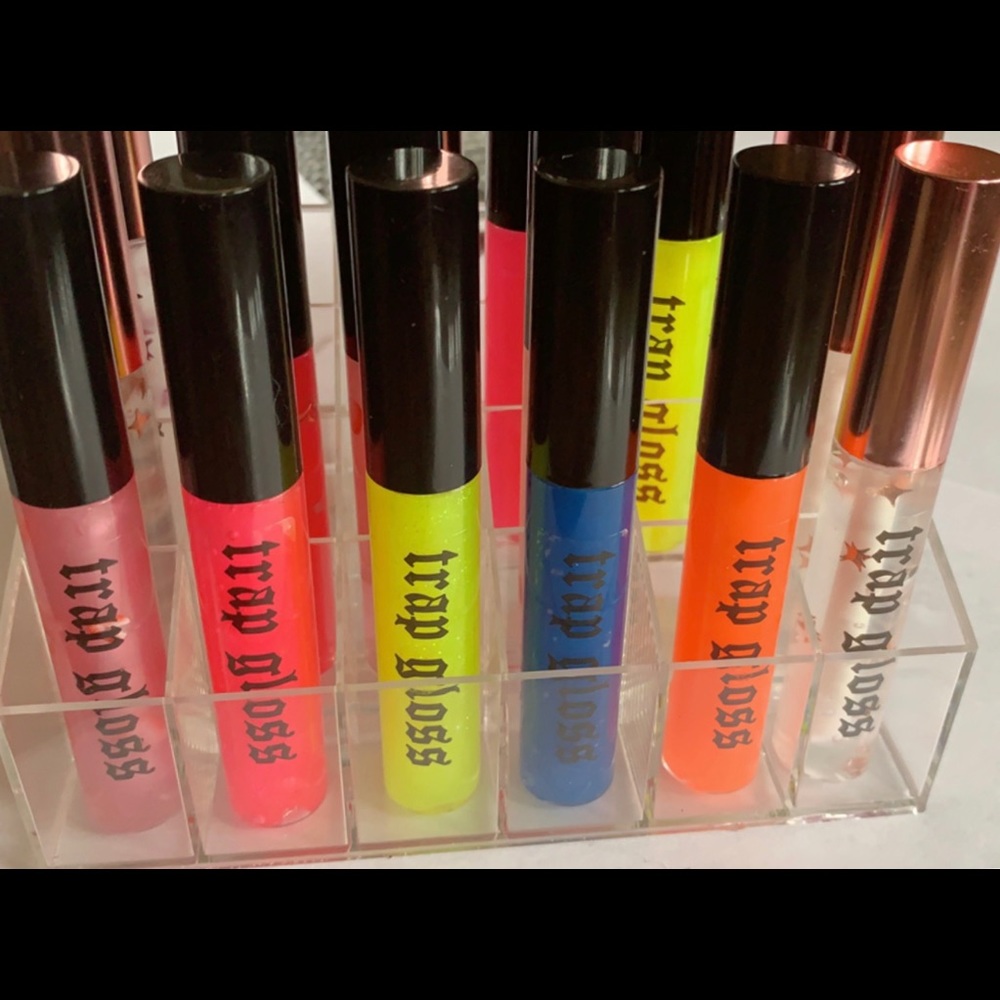 Lip gloss
